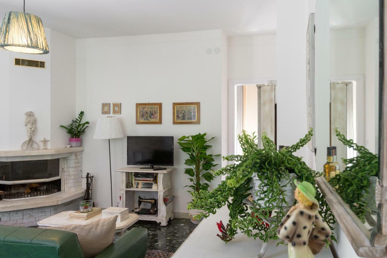 ドルチェアックアLa Casa Di Eldaアパートメント エクステリア 写真